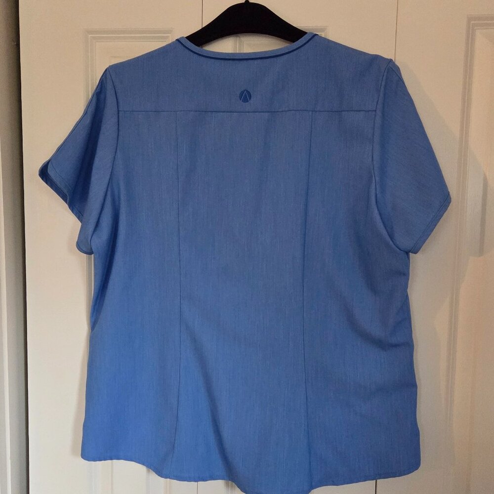 Scrub top - Picture 5 of 6